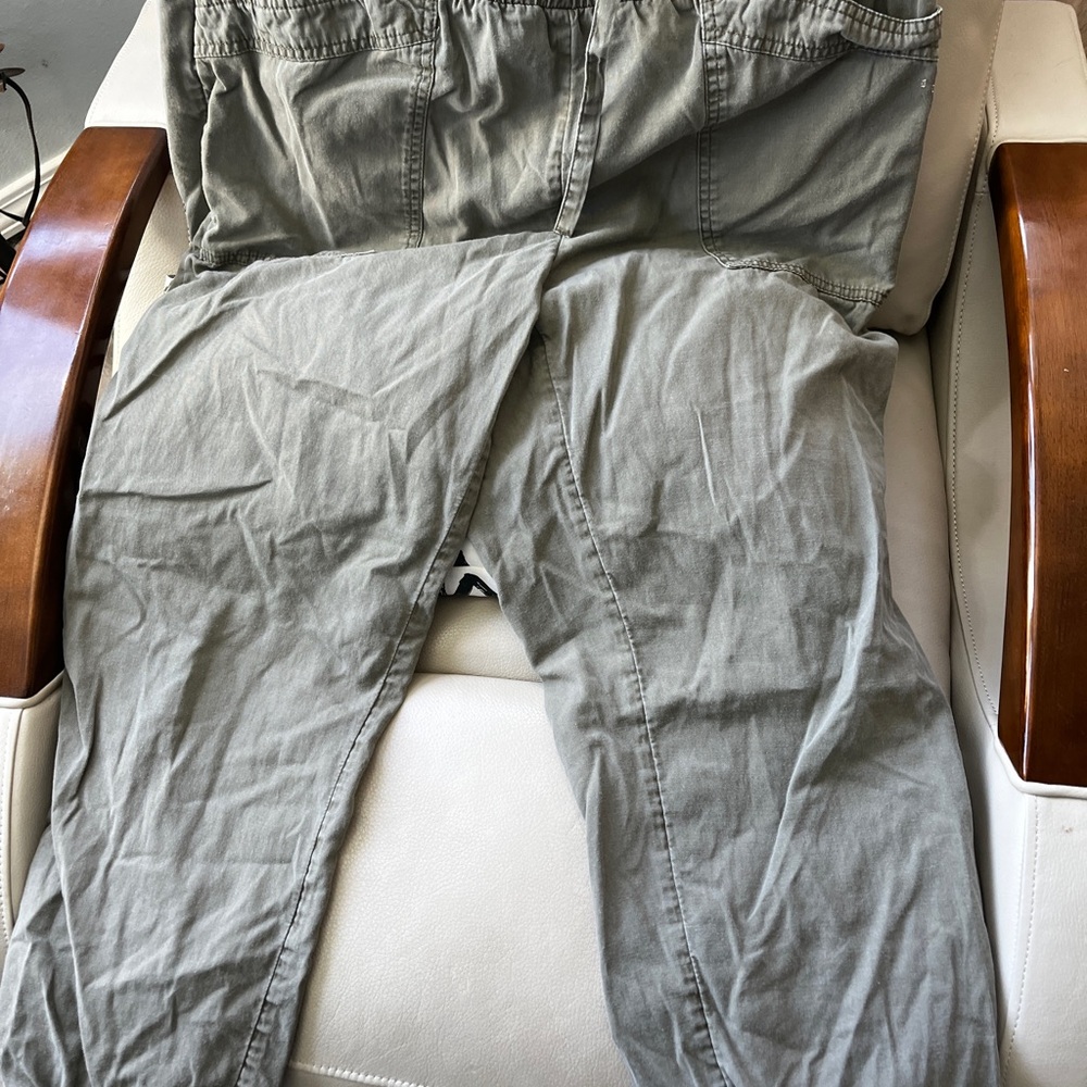 LOFT Women's Olive Joggers - Picture 5 of 5